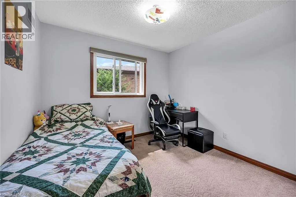 140 SOLOMON Crescent
