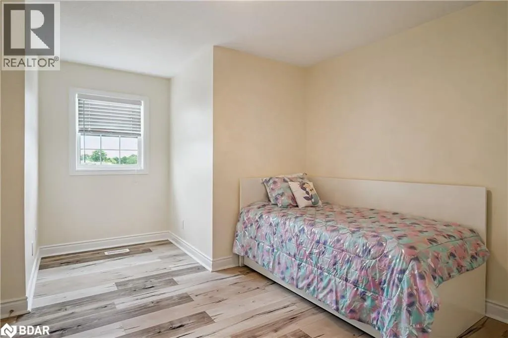 10 LORING DOOLITTLE Court