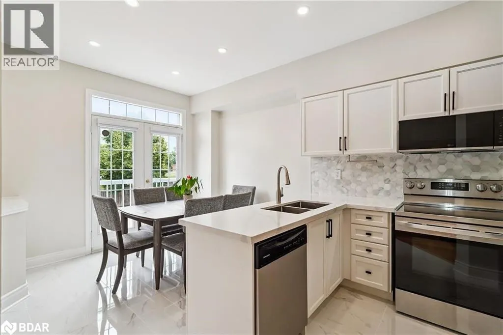 10 LORING DOOLITTLE Court
