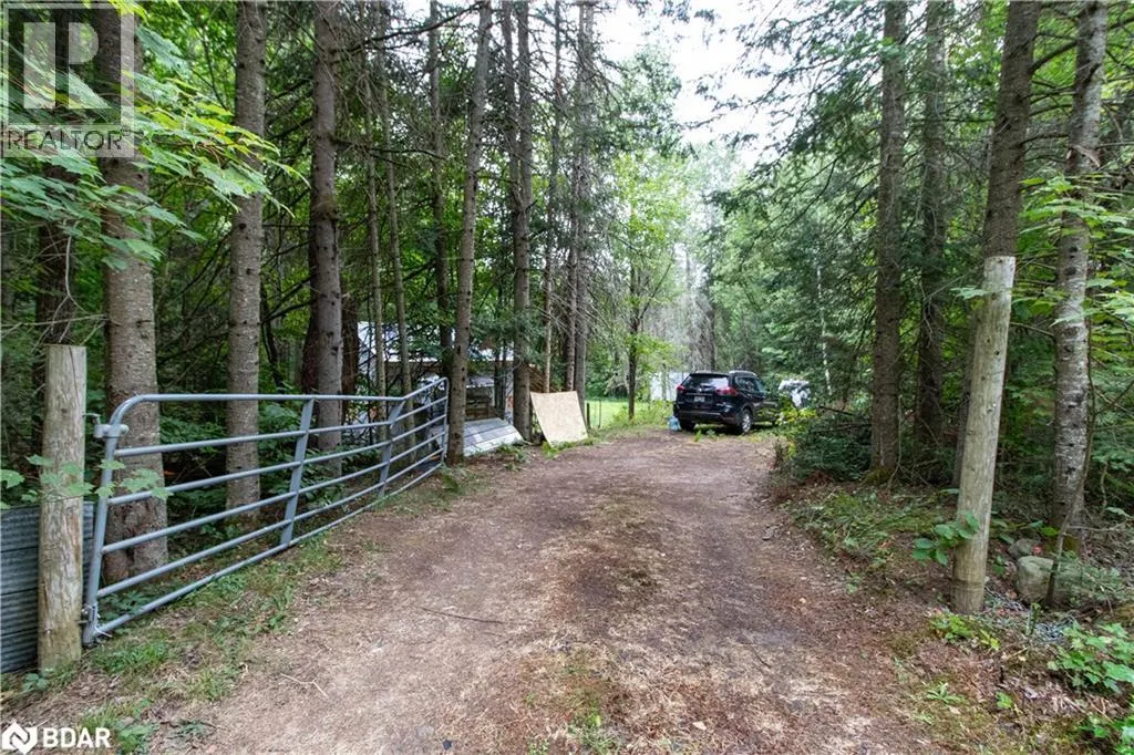 1415 LONG LAKE Road