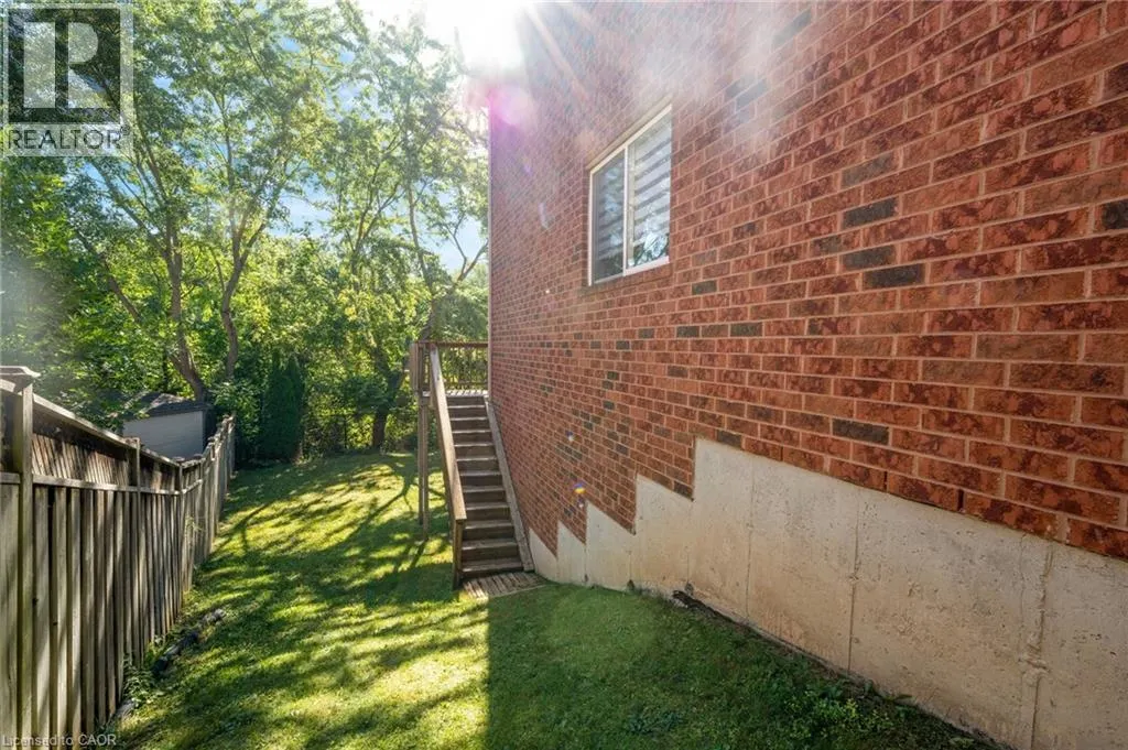 23 MEAD Court