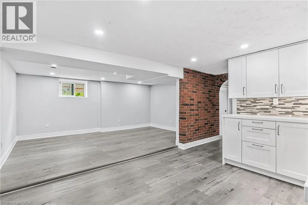 146 CRAIGROYSTON Road