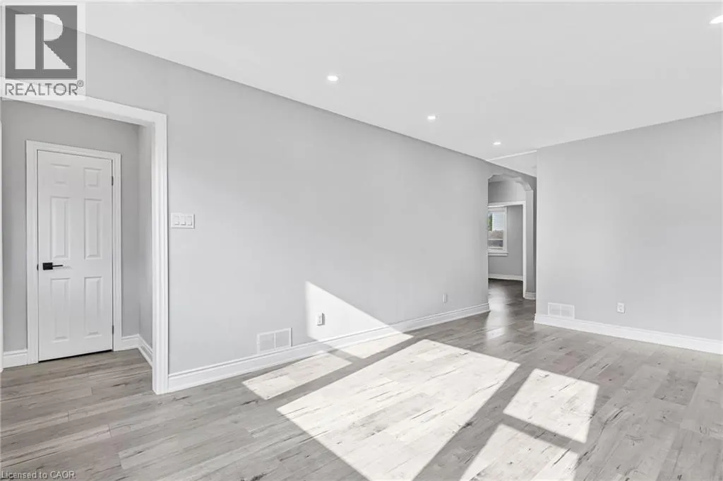 146 CRAIGROYSTON Road