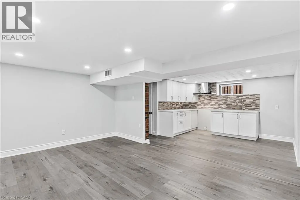146 CRAIGROYSTON Road