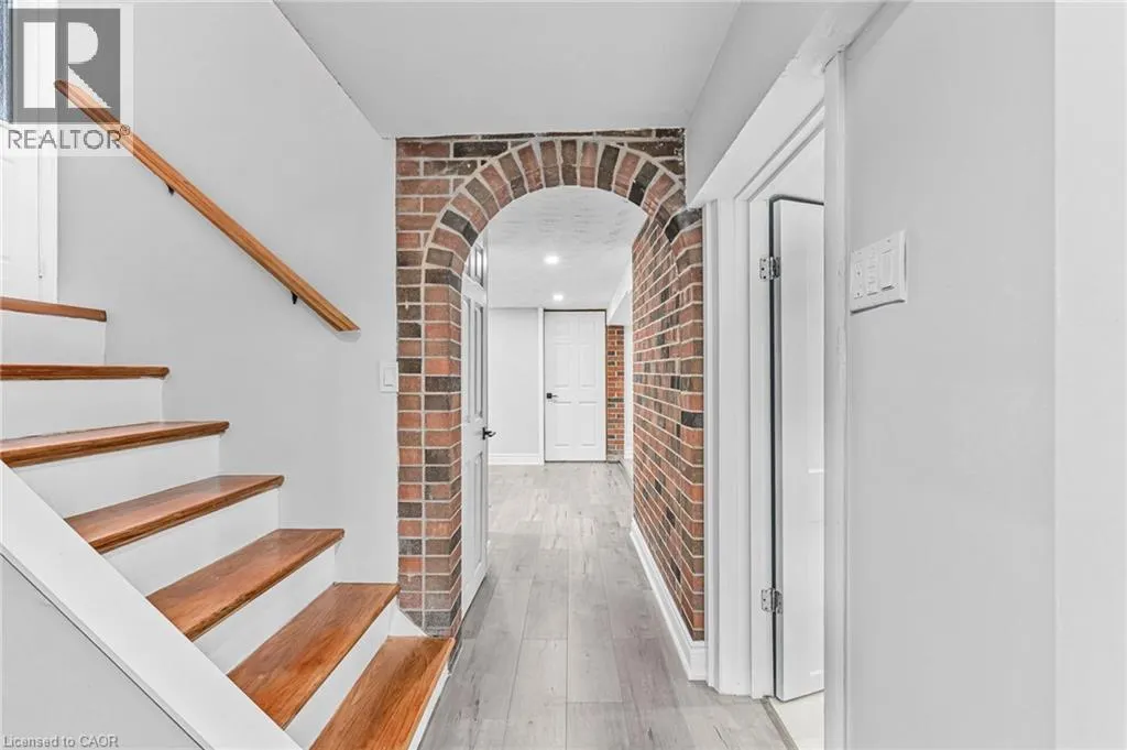 146 CRAIGROYSTON Road