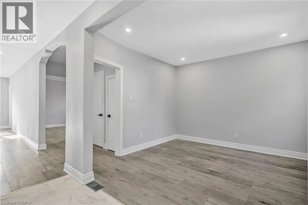 146 CRAIGROYSTON Road