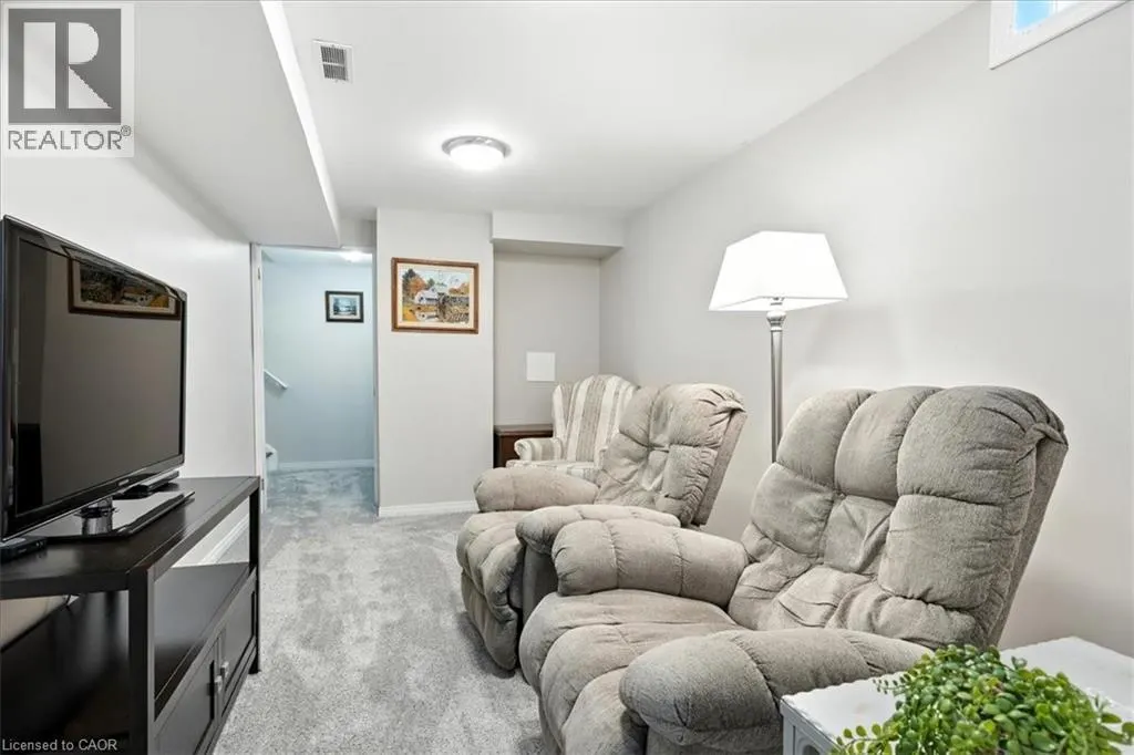 53 WAKE ROBIN Drive