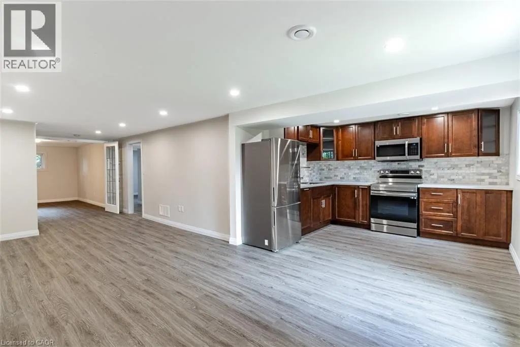 444 QUEEN VICTORIA Drive