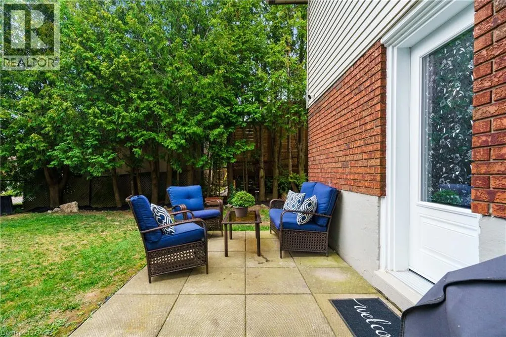 444 QUEEN VICTORIA Drive