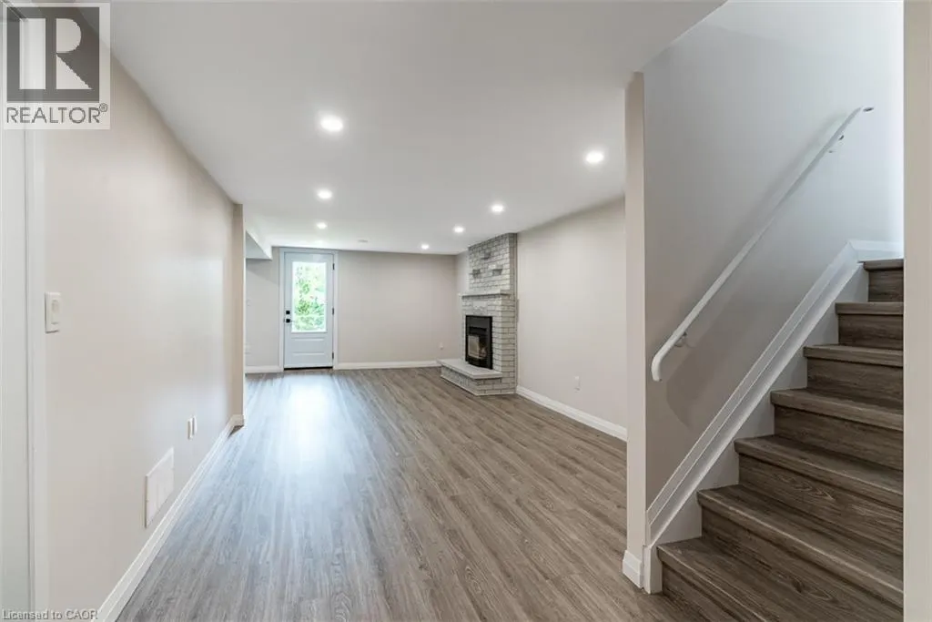444 QUEEN VICTORIA Drive