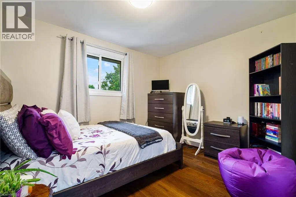 444 QUEEN VICTORIA Drive