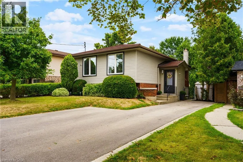 444 QUEEN VICTORIA Drive