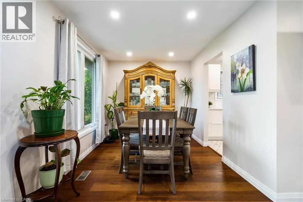 444 QUEEN VICTORIA Drive