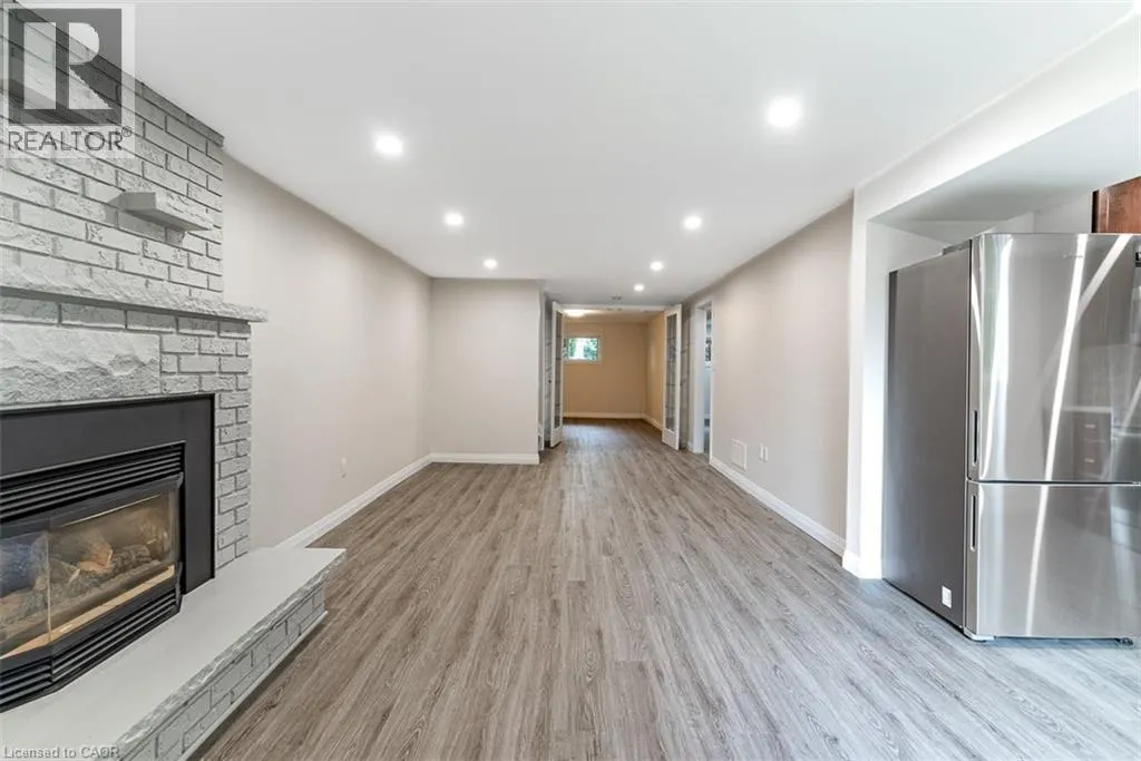 444 QUEEN VICTORIA Drive