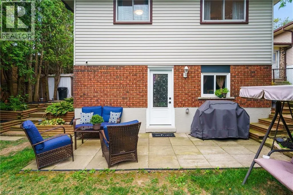 444 QUEEN VICTORIA Drive
