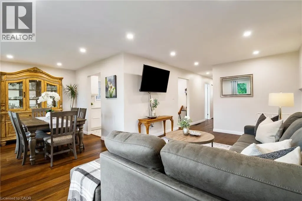 444 QUEEN VICTORIA Drive