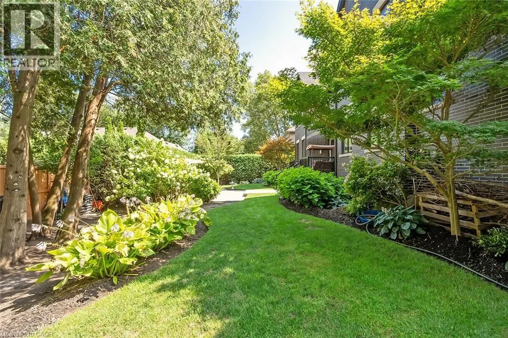 253 ROSSMORE Boulevard