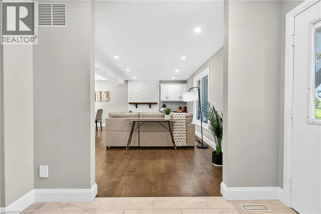 6 CHUDLEIGH Street