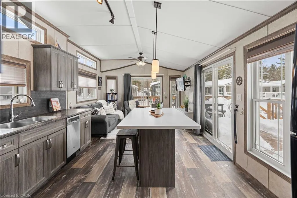 4449 MILBUROUGH Line Unit# 10 Oak St., #10 Oak St.