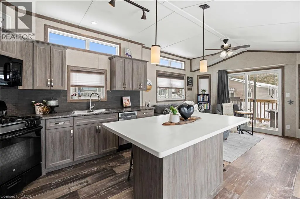 4449 MILBUROUGH Line Unit# 10 Oak St., #10 Oak St.