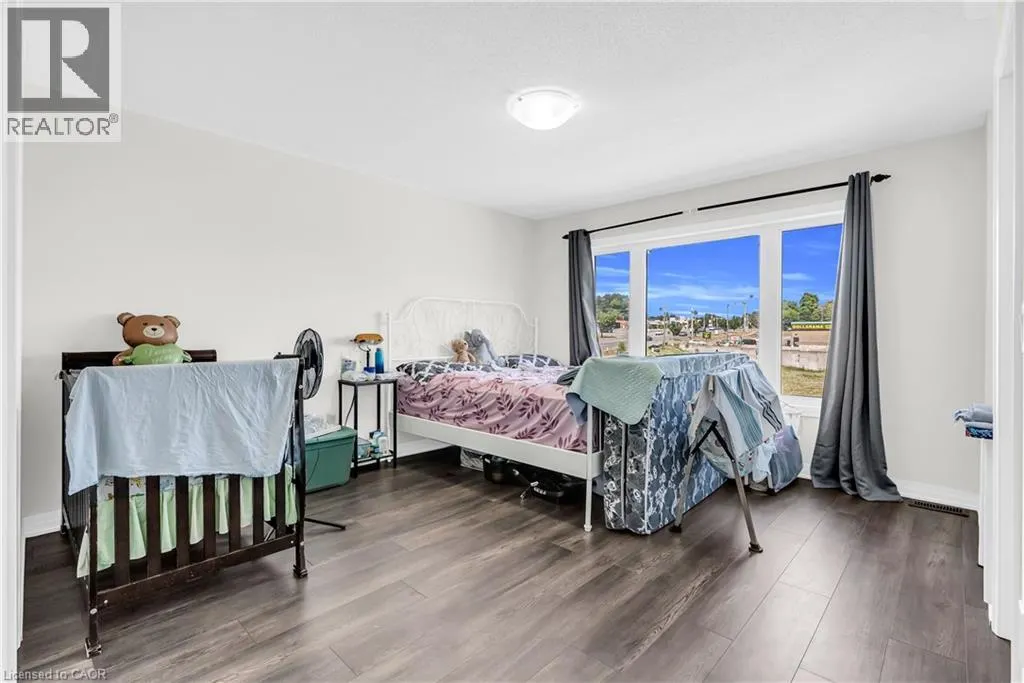 585 COLBORNE Street E Unit# 106, #106