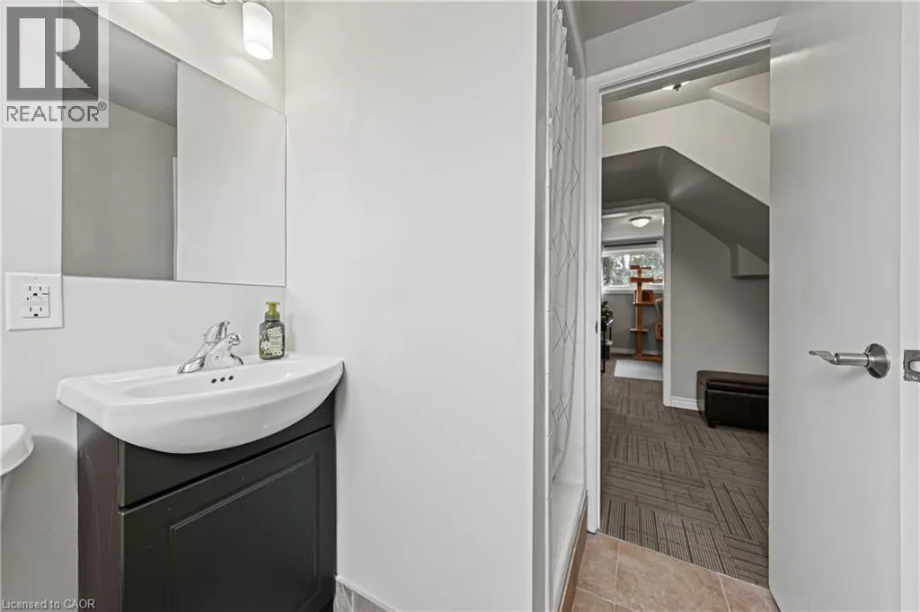 10 INLET Avenue