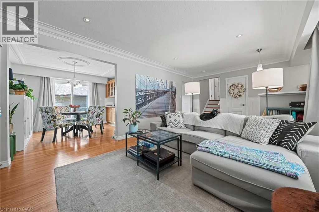 10 INLET Avenue