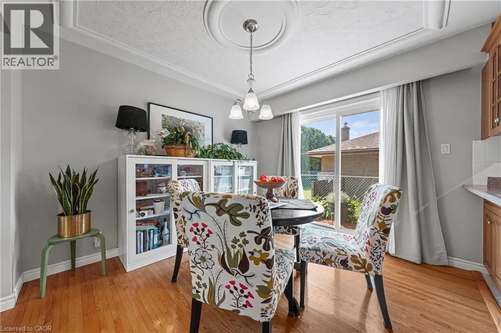 10 INLET Avenue