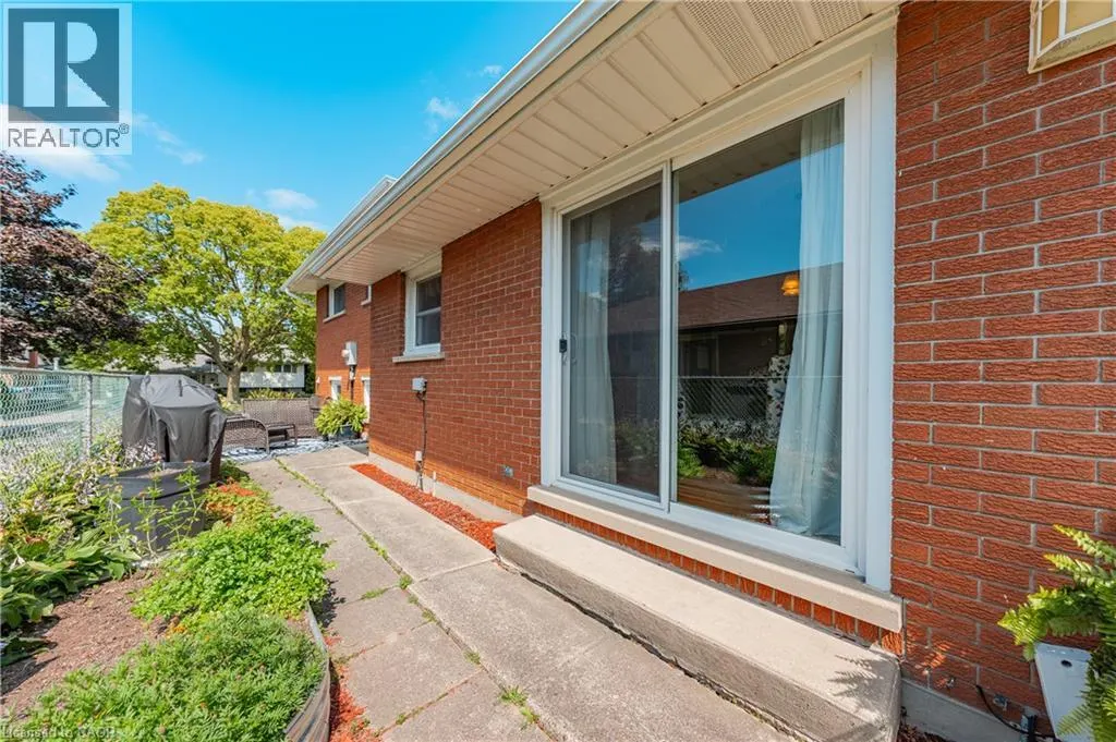 10 INLET Avenue