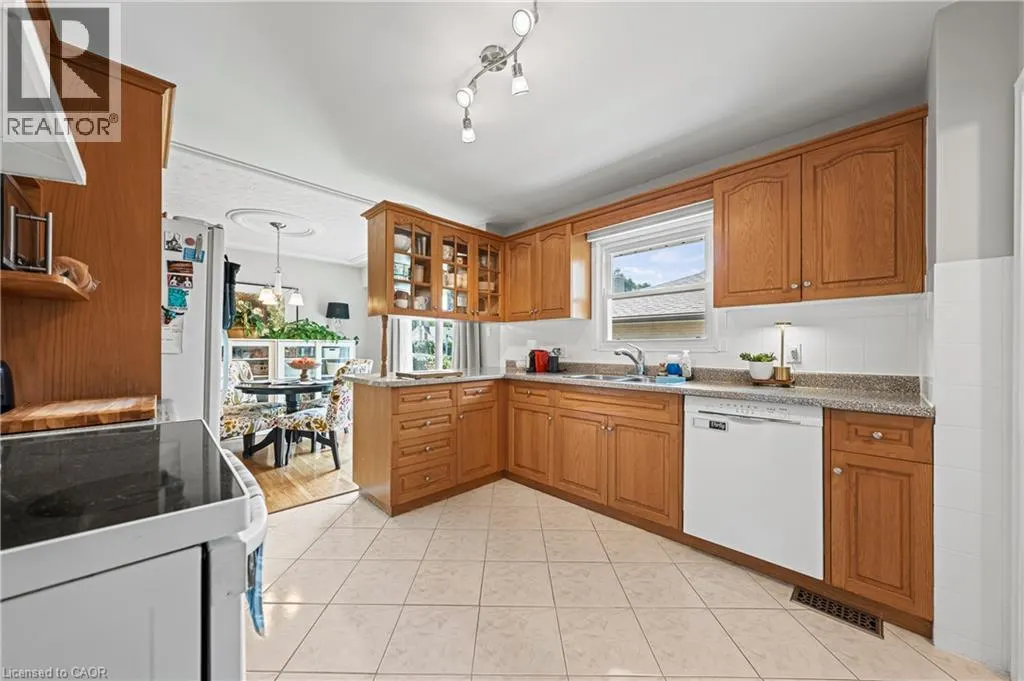 10 INLET Avenue