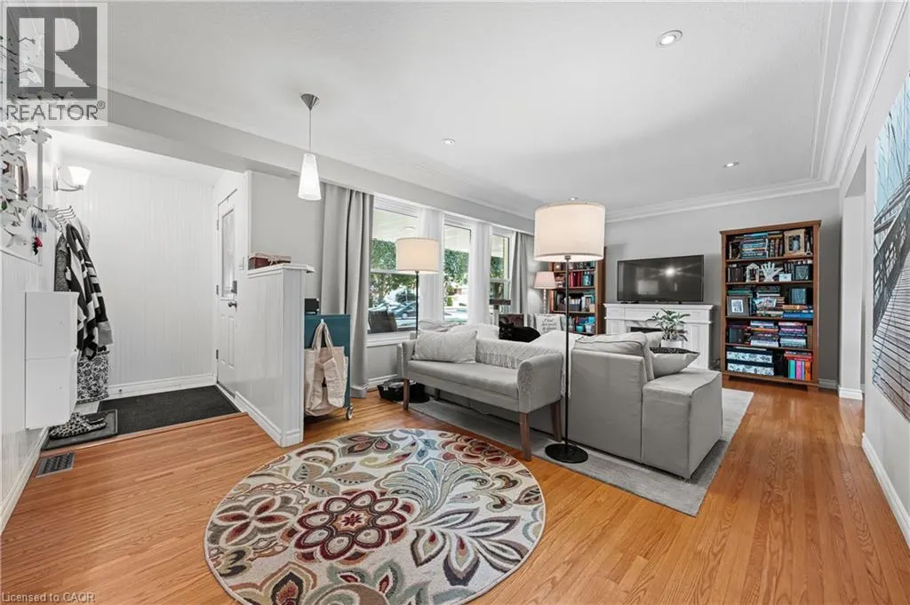 10 INLET Avenue