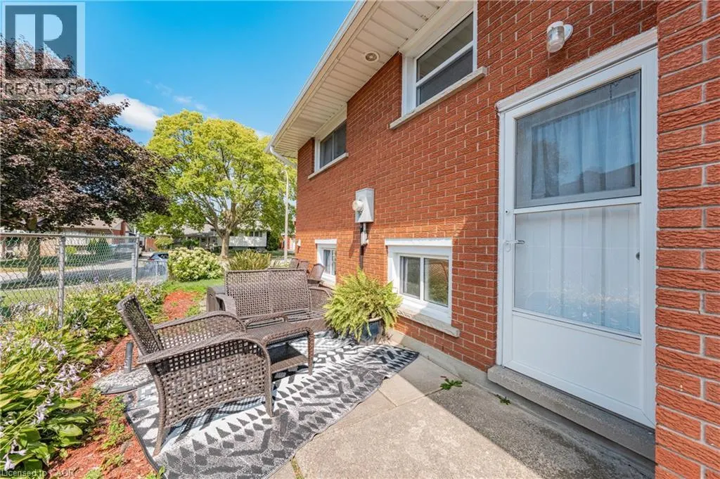10 INLET Avenue