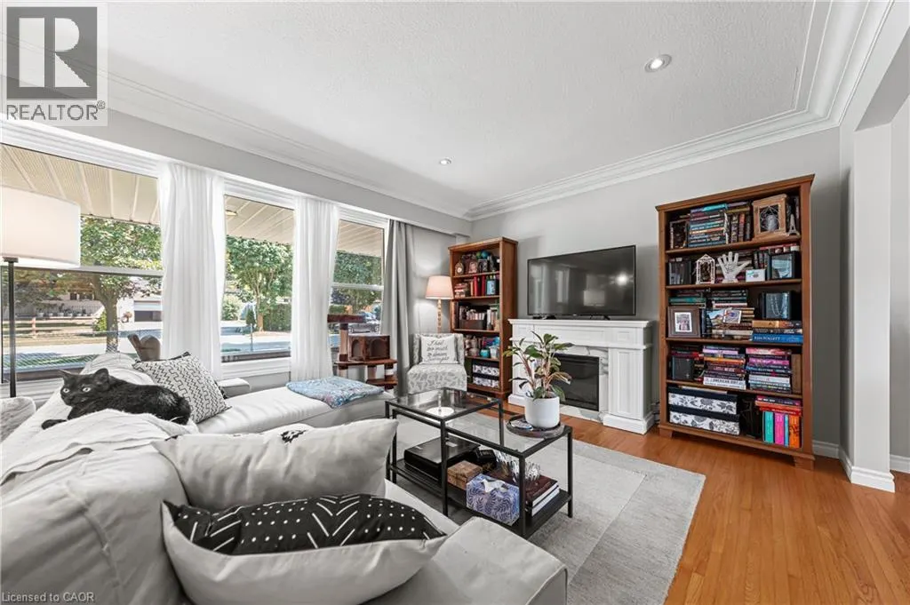 10 INLET Avenue