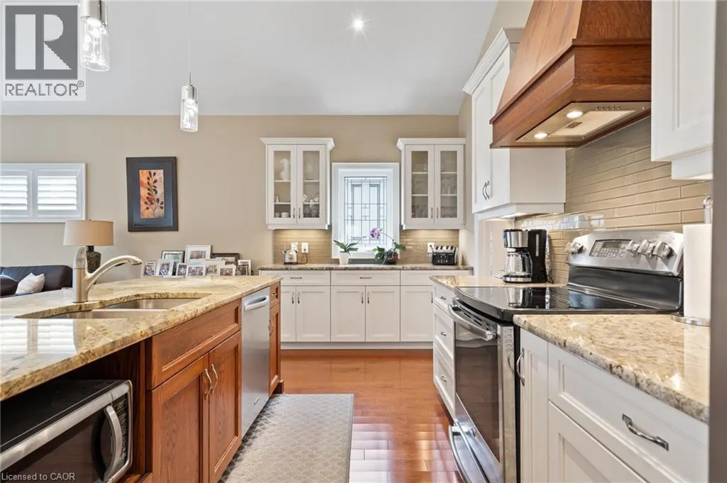 41 SUNRISE Court