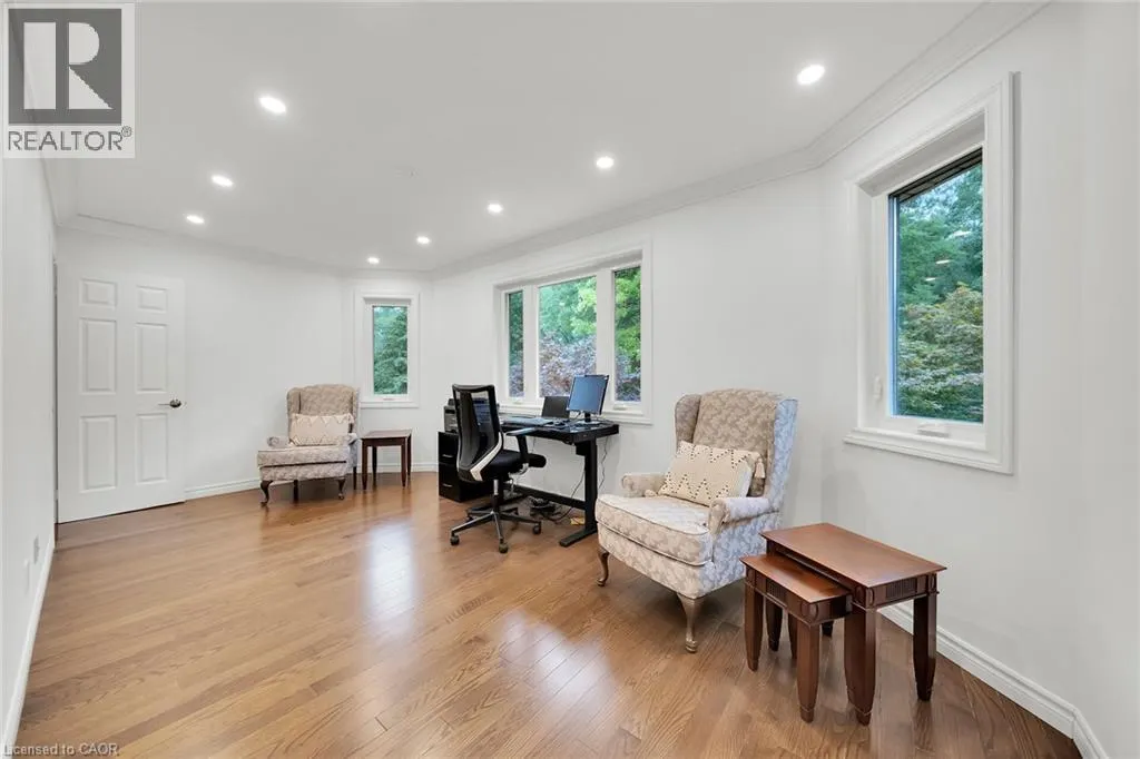 26 HUNTINGWOOD Avenue