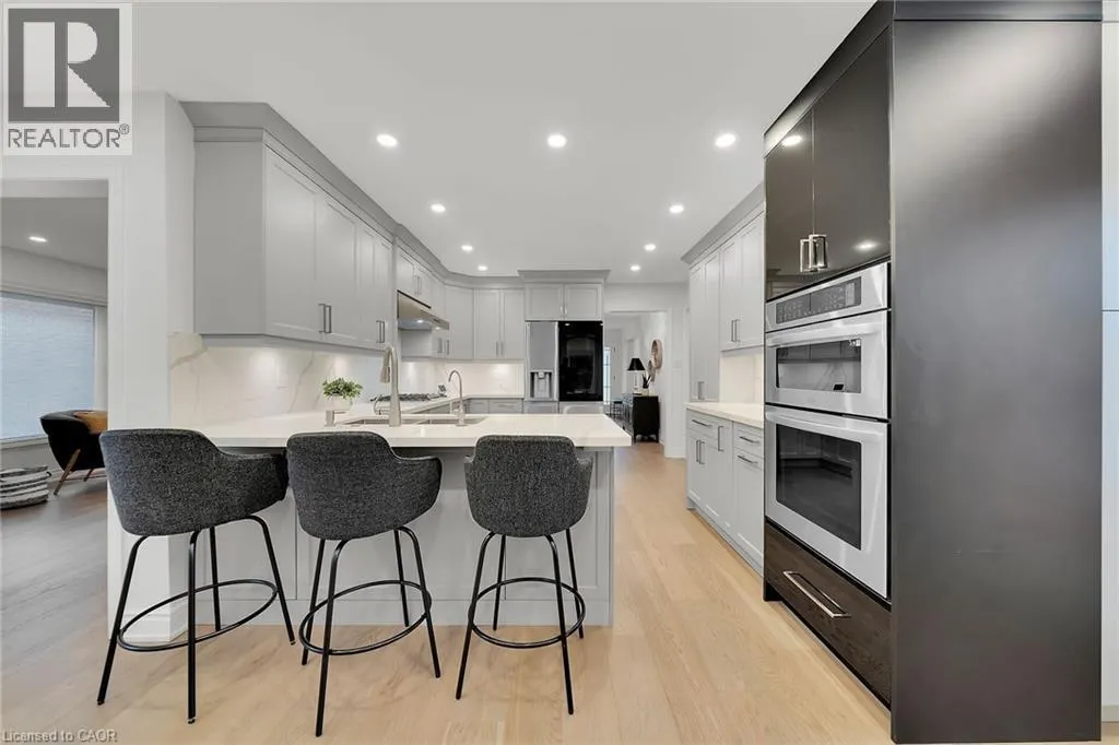 26 HUNTINGWOOD Avenue