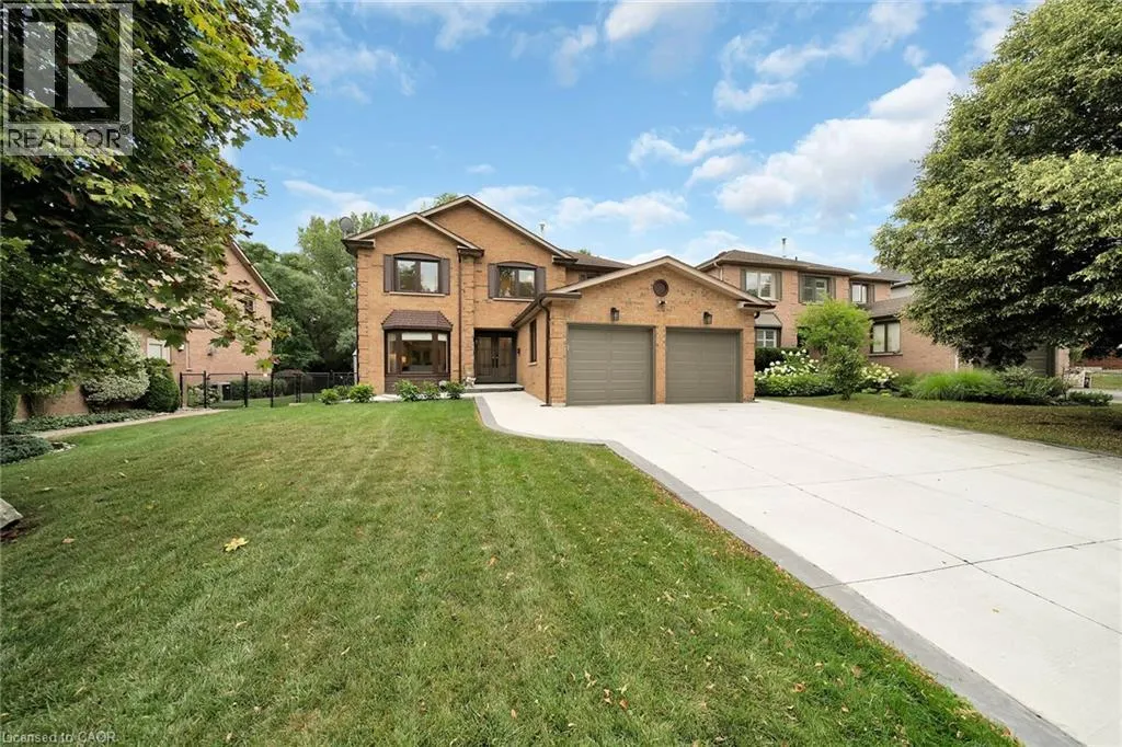 26 HUNTINGWOOD Avenue