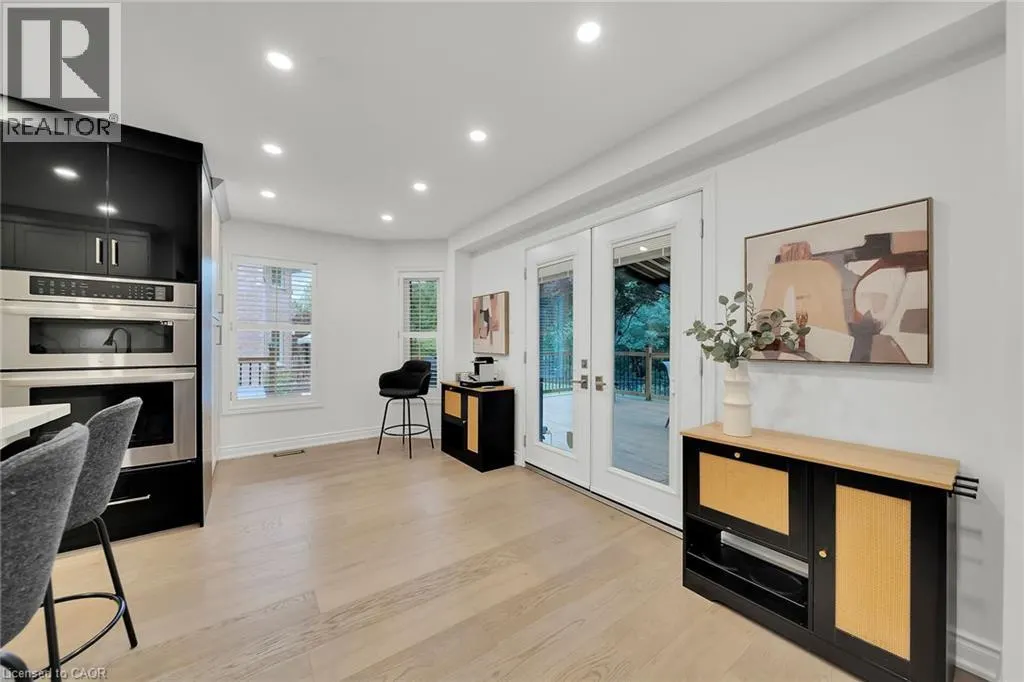 26 HUNTINGWOOD Avenue
