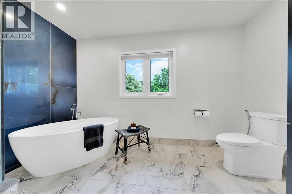 26 HUNTINGWOOD Avenue