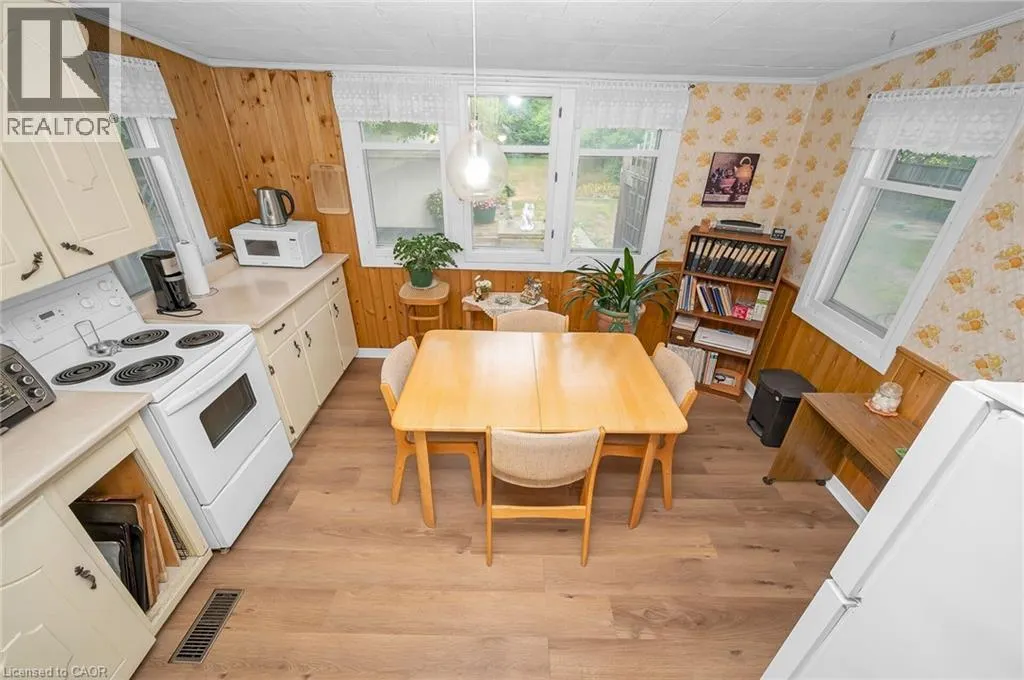28-1/2 PELHAM Road