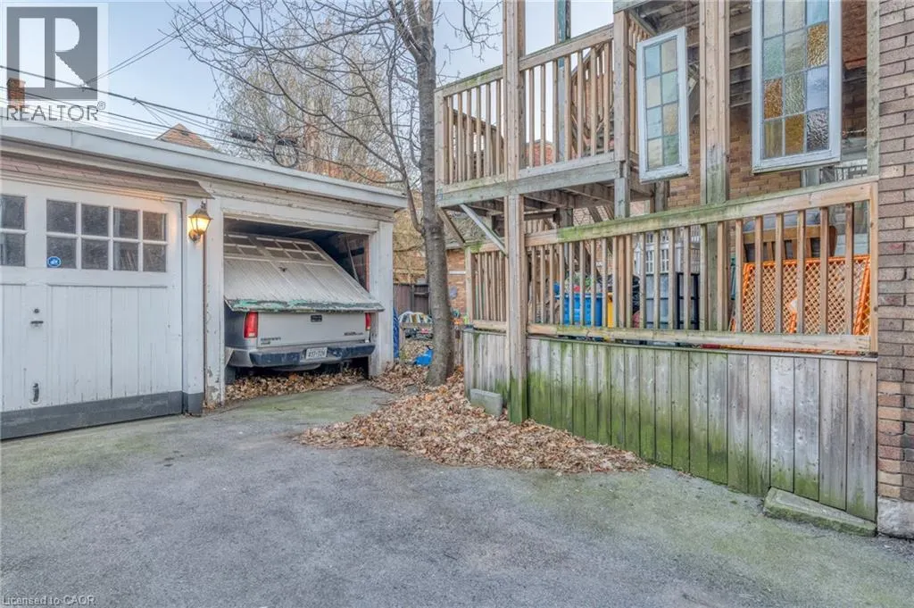 93 BARNESDALE Boulevard