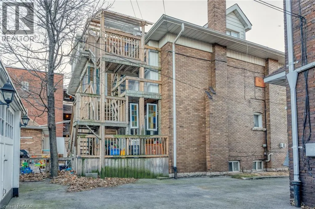 93 BARNESDALE Boulevard