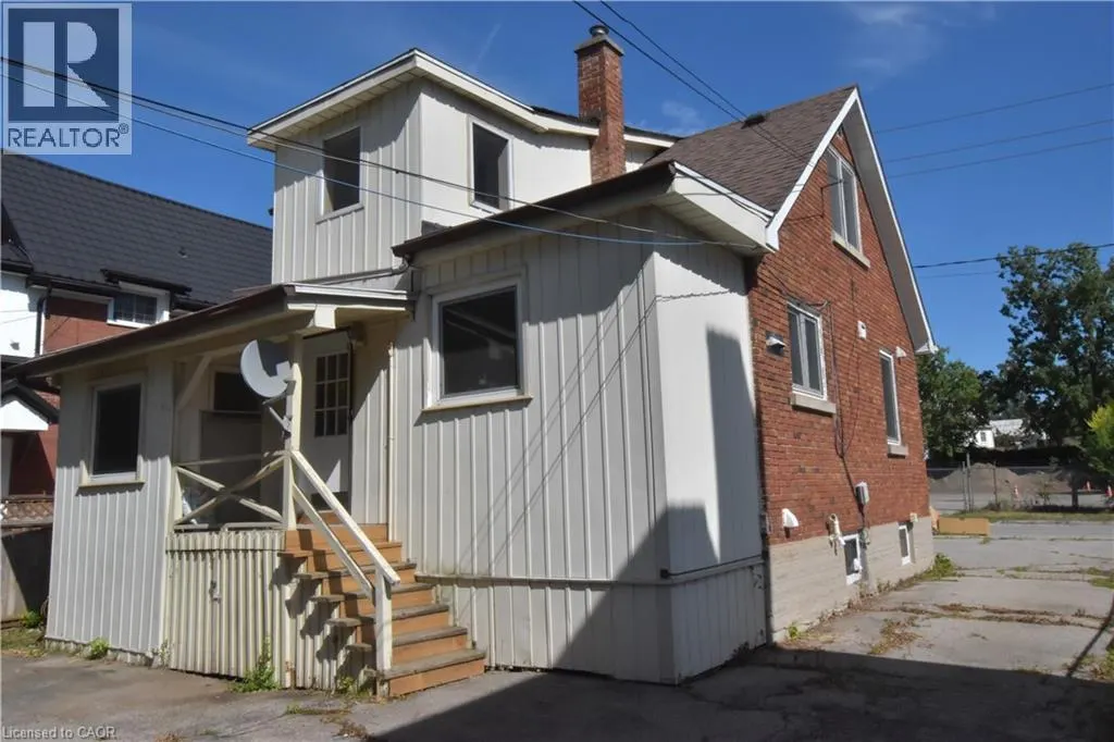 238 LOWTHER Street N