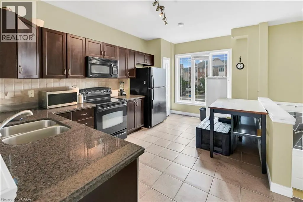 15 HEMLOCK Way