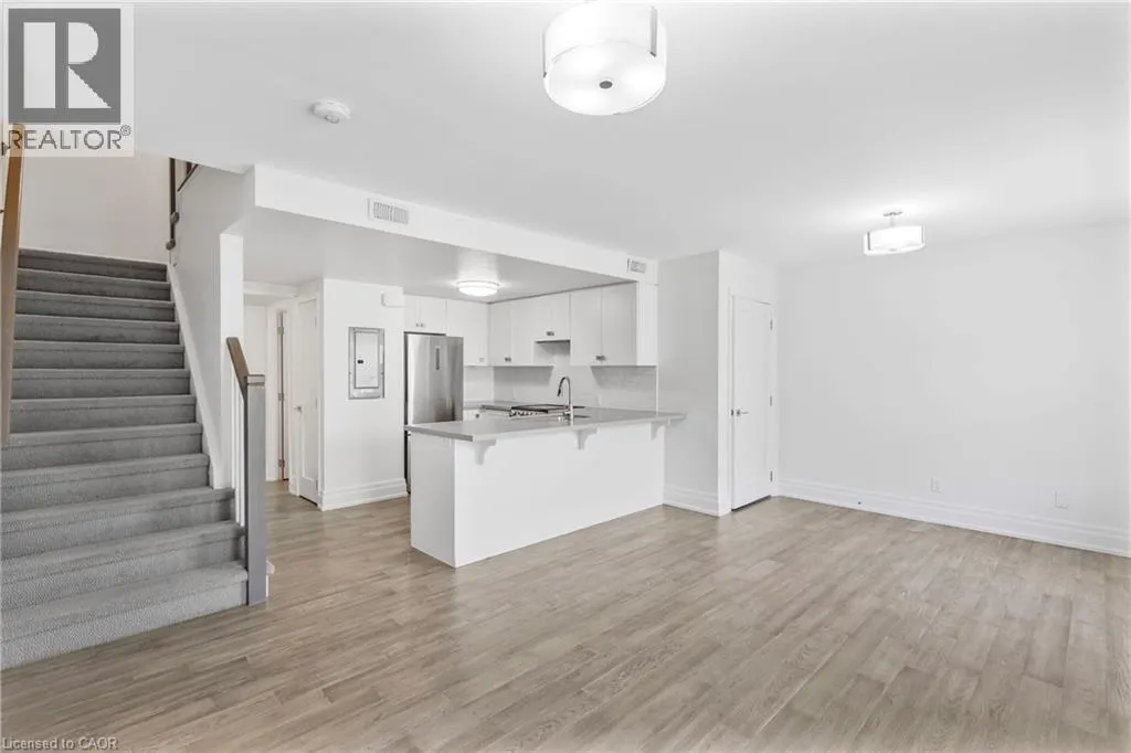 760 LAKESHORE Road E Unit# 206, #206