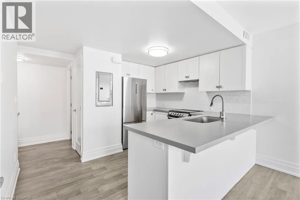 760 LAKESHORE Road E Unit# 206, #206