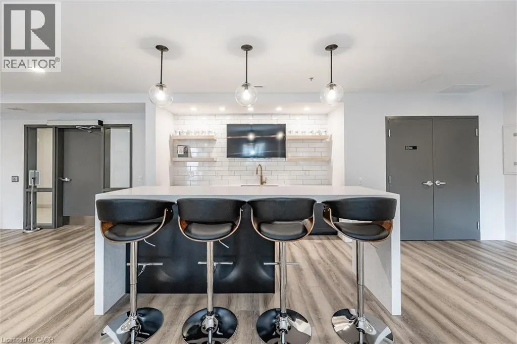 110 FERGUS Avenue Unit# 423, #423
