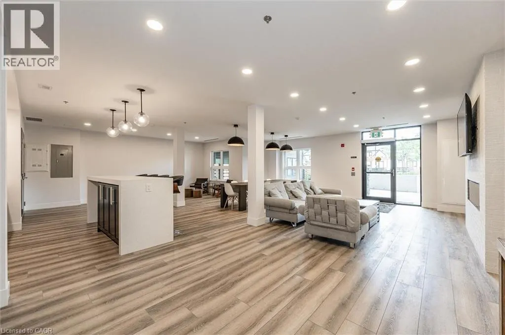 110 FERGUS Avenue Unit# 423, #423