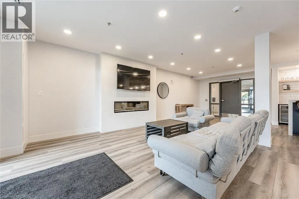 110 FERGUS Avenue Unit# 423, #423