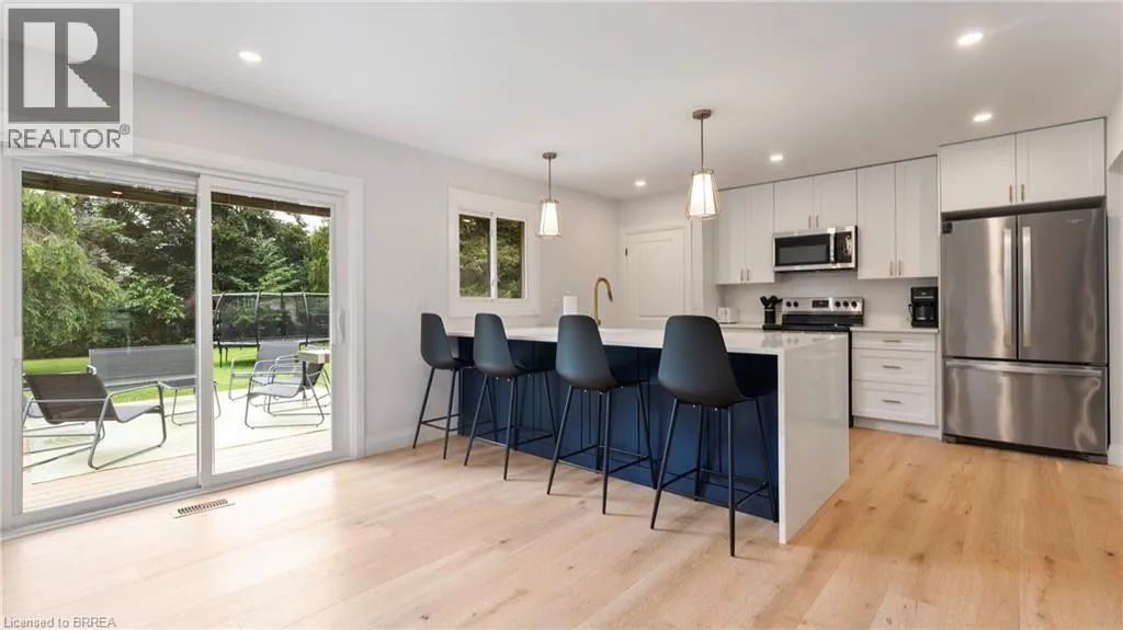 25 SENECA Crescent